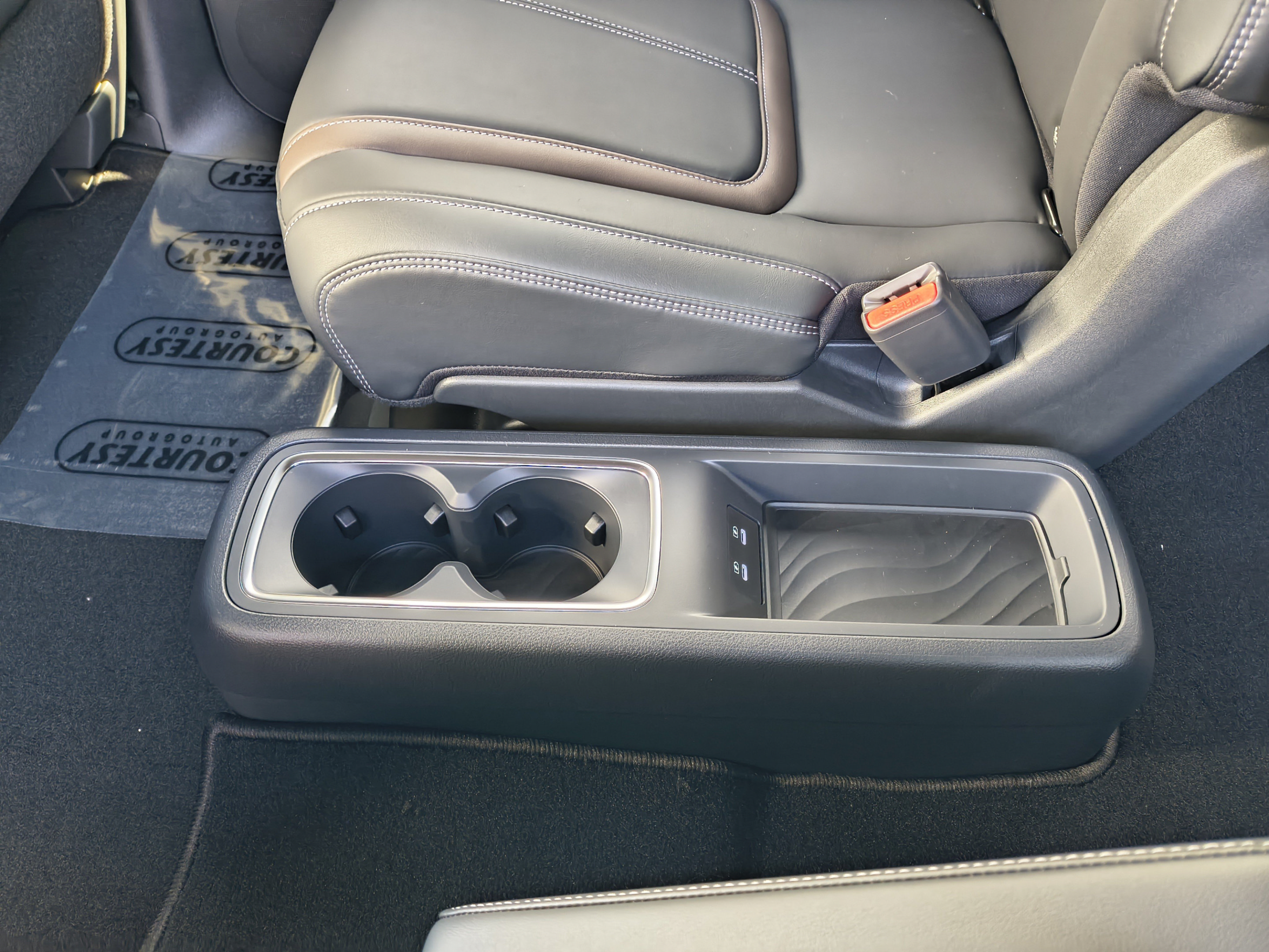 New 2026 Nissan Armada SL w/ Captain's Chari Seat Package AWD/4WD image 19