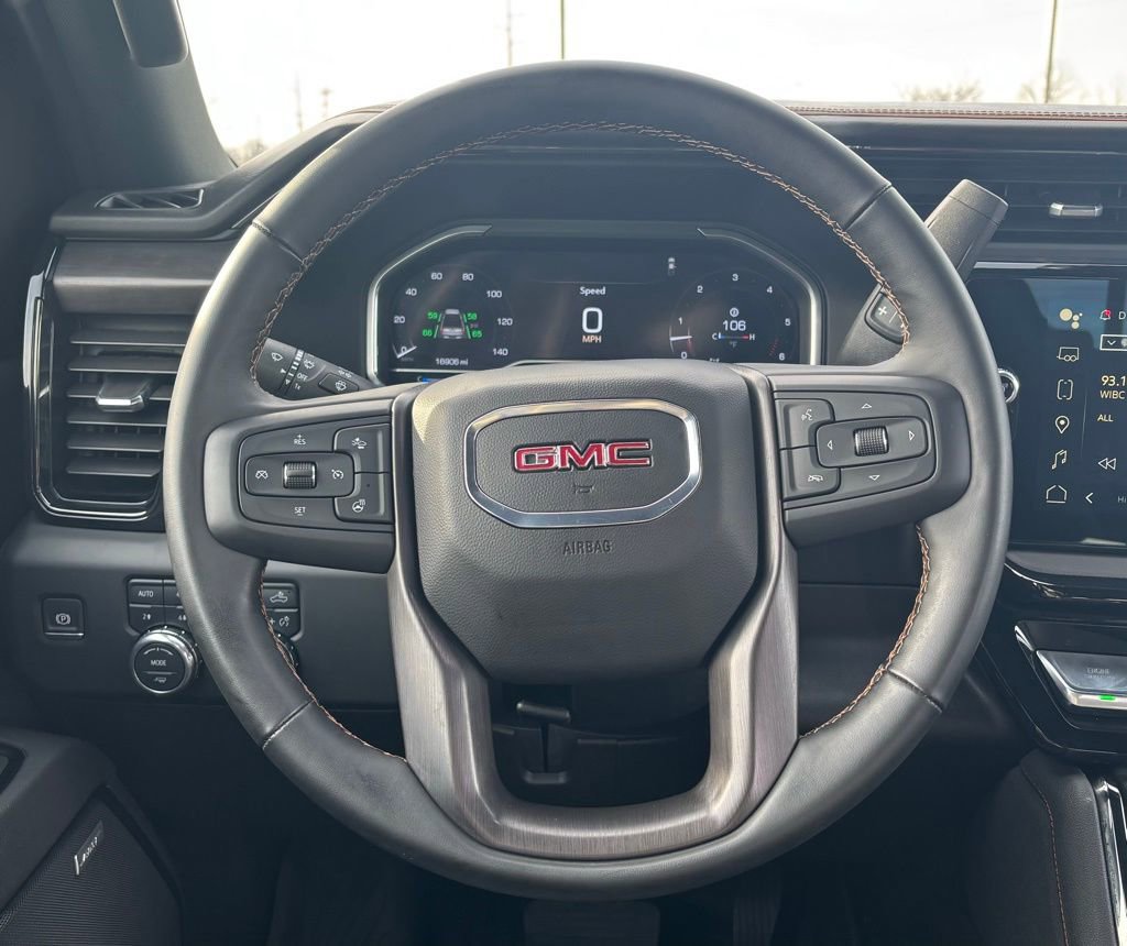Used 2025 GMC Sierra 2500 AT4 w/ Technology Package image 28