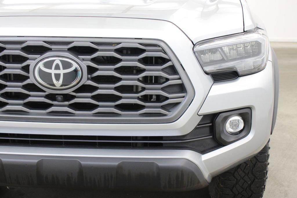 Used 2023 Toyota Tacoma TRD Off-Road w/ TRD Premium Off Road Package AWD/4WD image 8