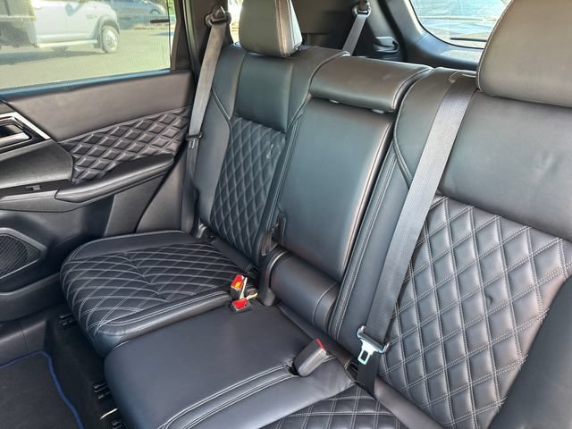 Used 2023 Mitsubishi Outlander SEL AWD/4WD image 18