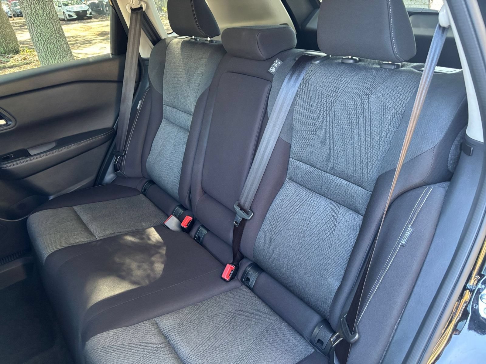 Used 2025 Nissan Rogue SV AWD/4WD image 37