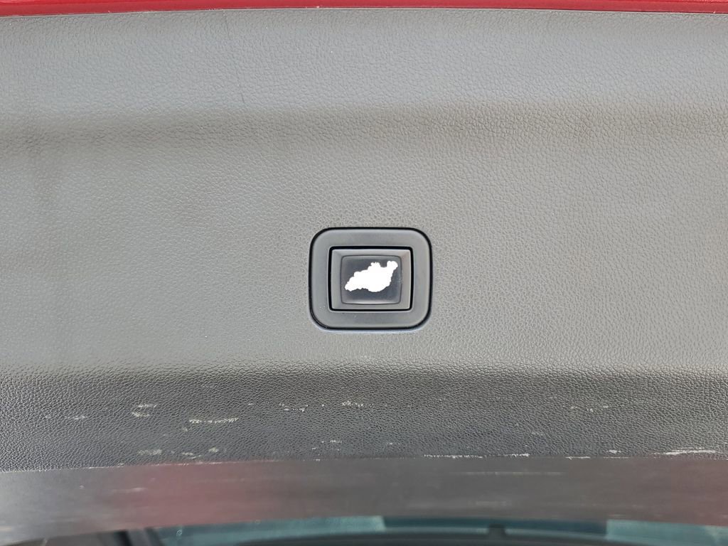 Used 2021 GMC Yukon XL SLT w/ SLT Premium Package RWD image 9