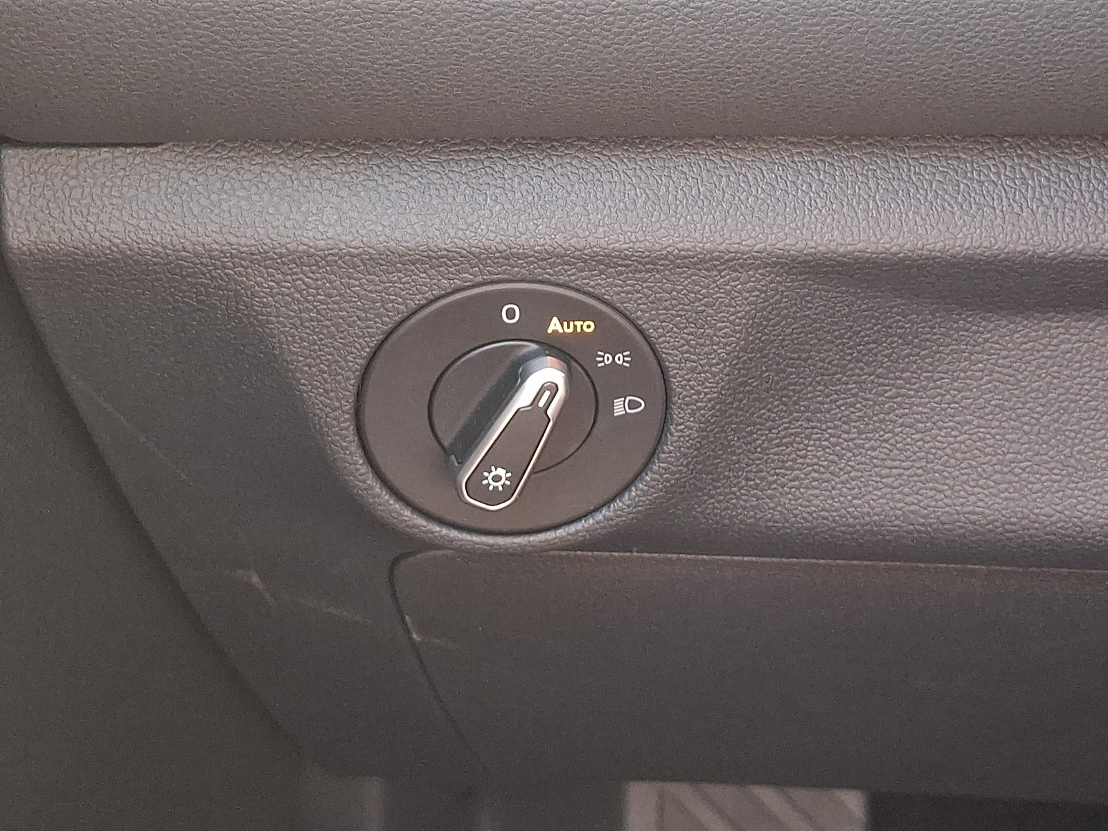 Certified 2025 Volkswagen Jetta S FWD image 22