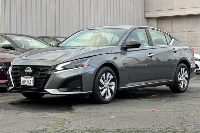 Used 2025 Nissan Altima 2.5 S image 8