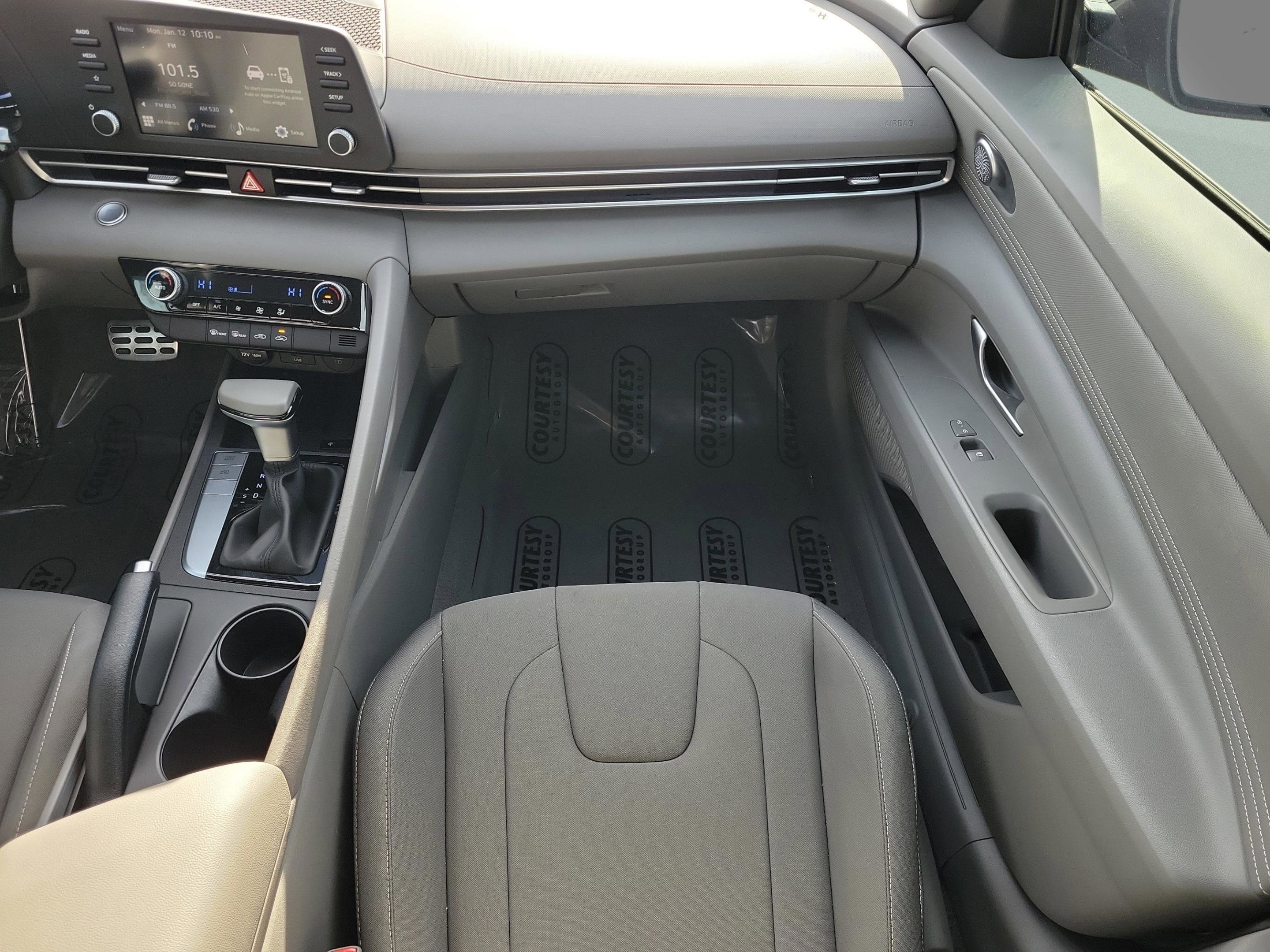 Used 2025 Hyundai Elantra Sport image 10