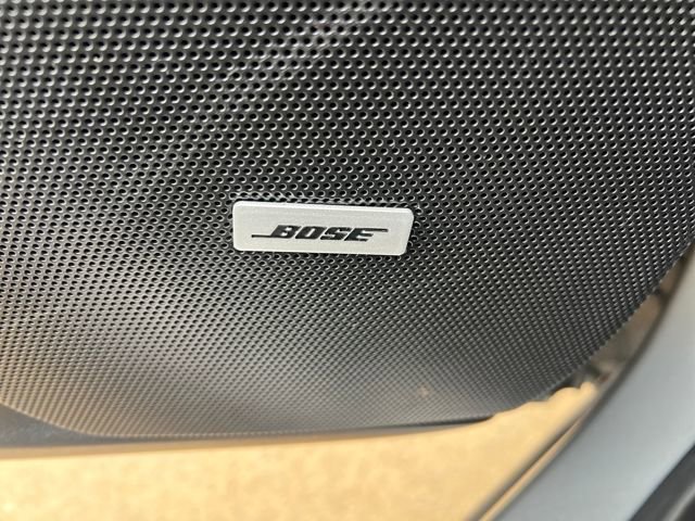 Used 2025 Cadillac XT6 Premium Luxury image 37