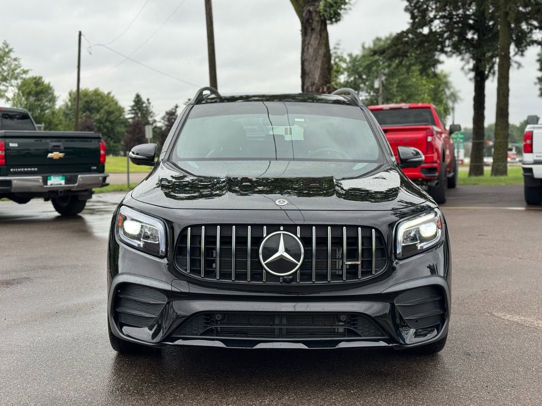 Used 2021 Mercedes-Benz GLB 35 AMG 4MATIC w/ Parking Assistance Package image 3