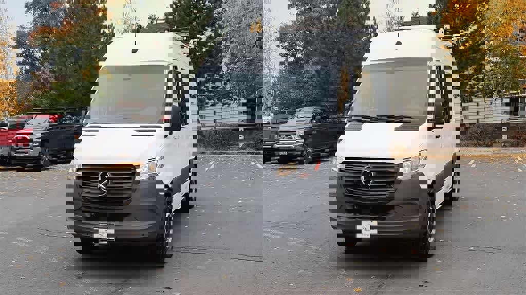 Used 2023 Mercedes-Benz Sprinter 2500 image 4