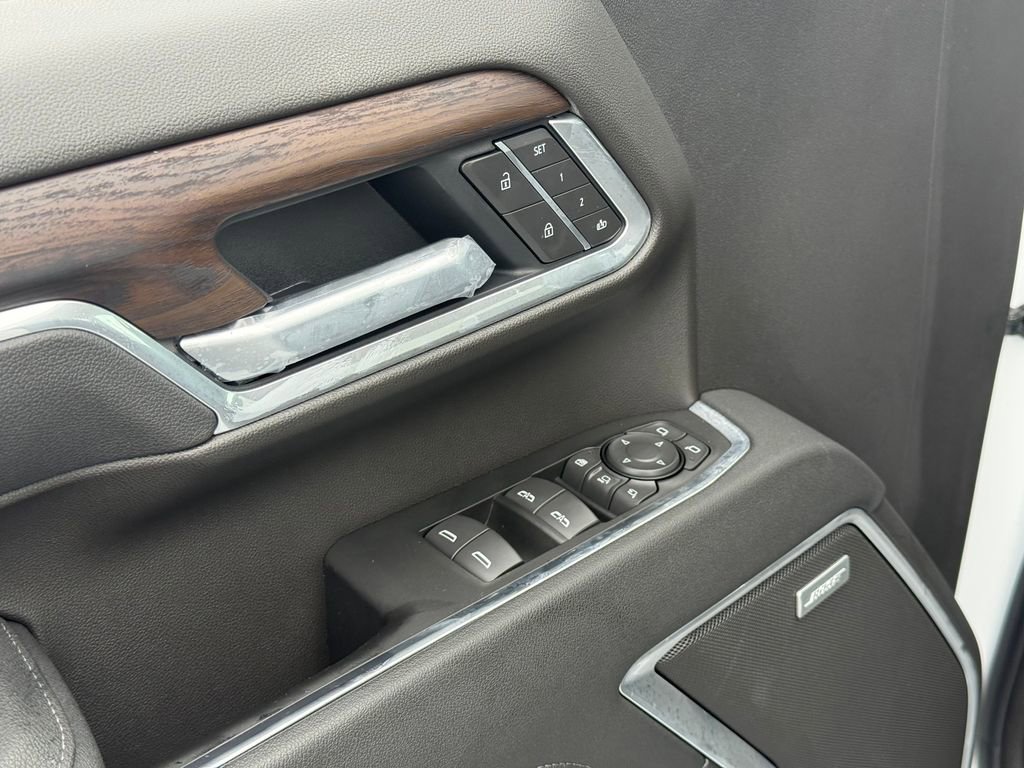 New 2026 GMC Sierra 2500 SLT w/ SLT Premium Package image 17