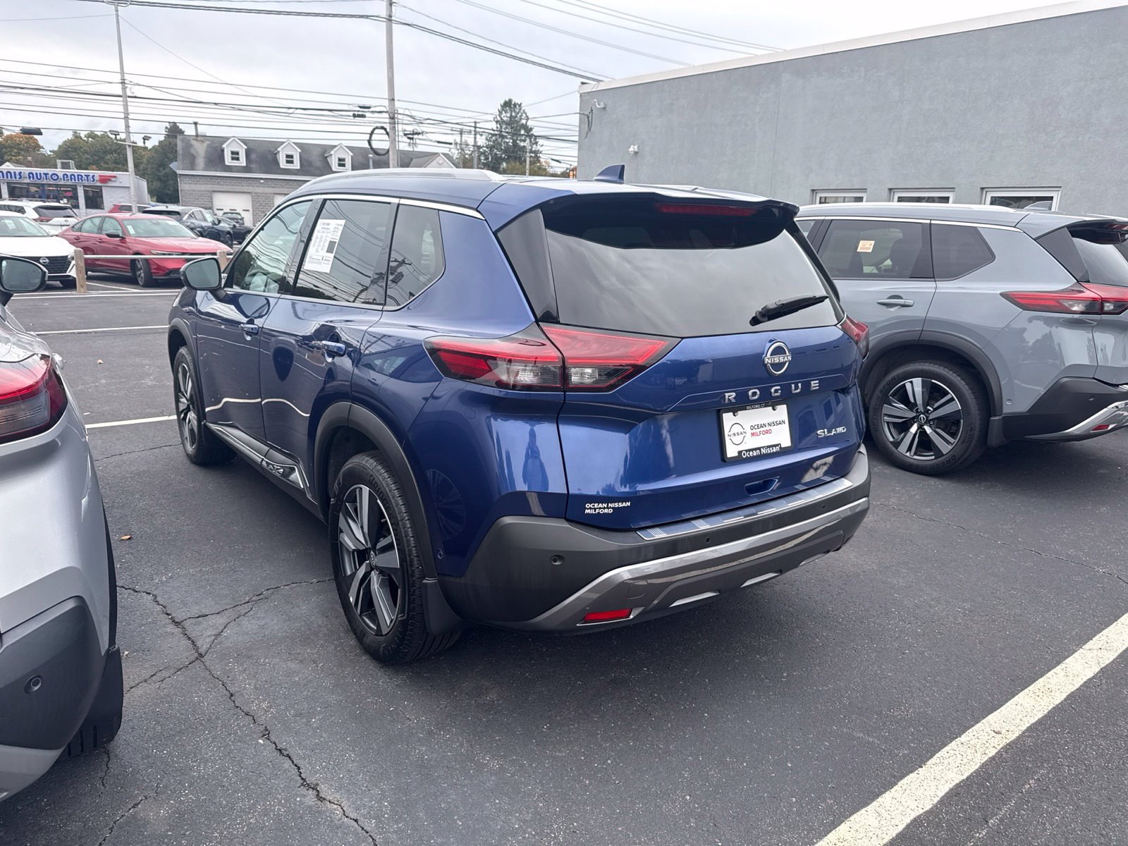 Certified 2022 Nissan Rogue SL w/ SL Premium Package AWD/4WD image 2