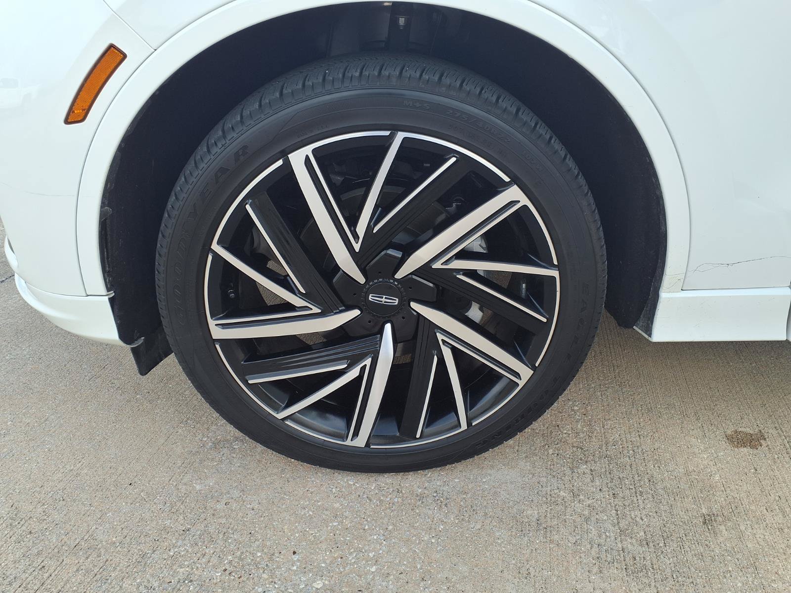Used 2025 Lincoln Aviator Black Label w/ Jet Appearance Package AWD/4WD image 28