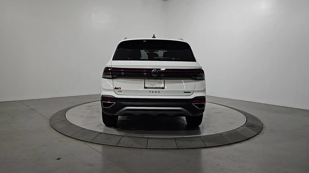 New 2026 Volkswagen Taos SE AWD/4WD image 4