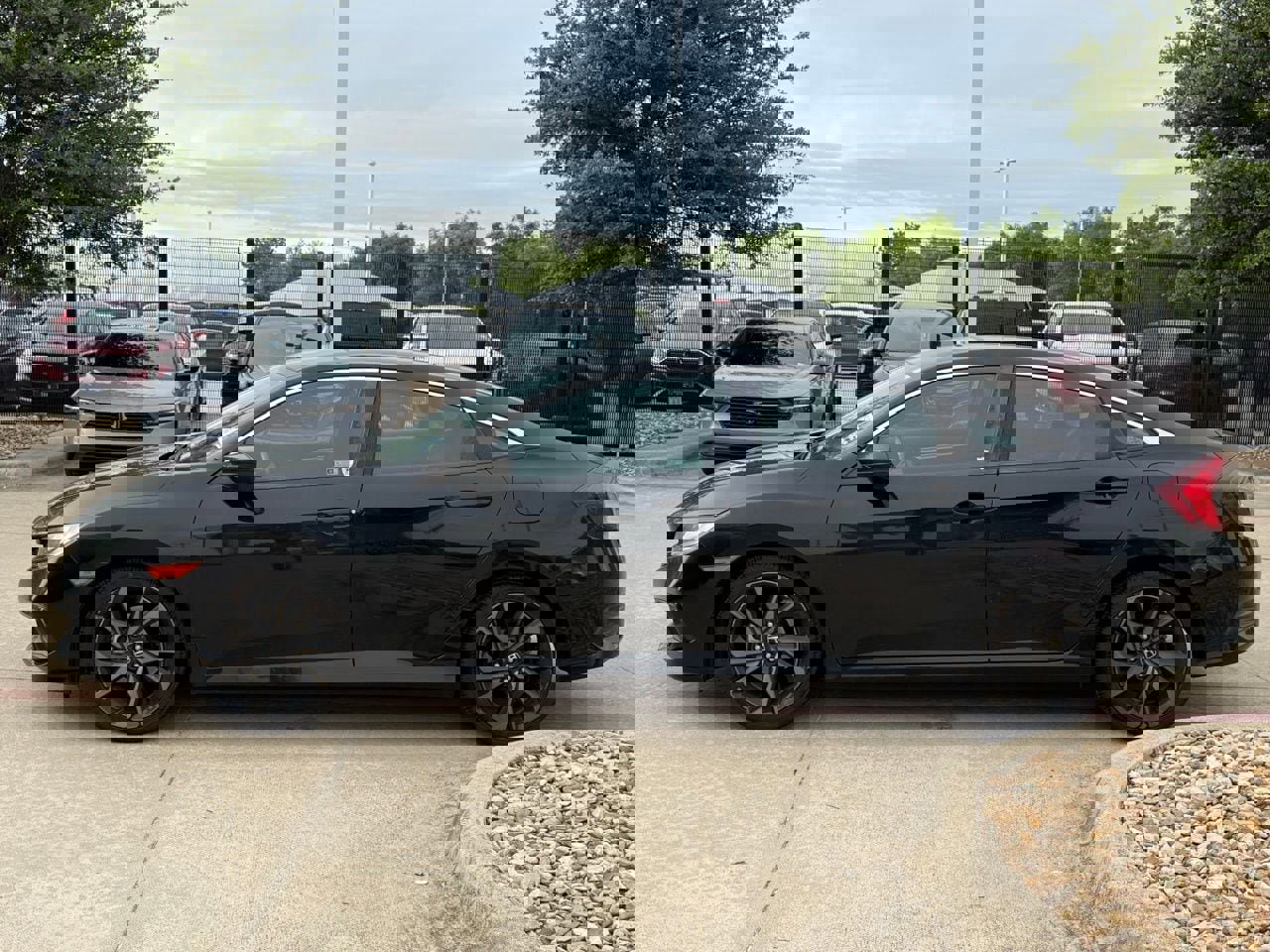 Used 2020 Honda Civic Sport image 2