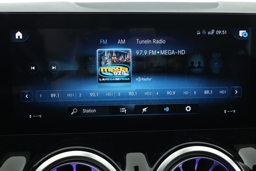 Used 2022 Mercedes-Benz GLA 250 4MATIC image 15