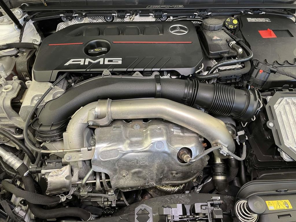 Used 2025 Mercedes-Benz GLB 35 AMG 4MATIC image 24