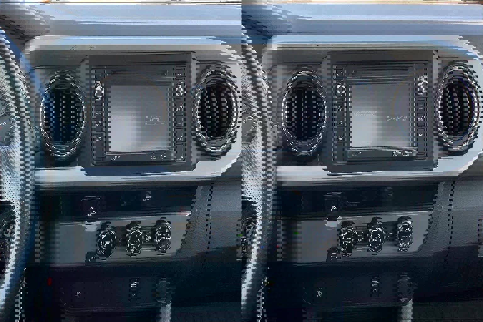 Used 2017 Toyota Tacoma SR5 image 6