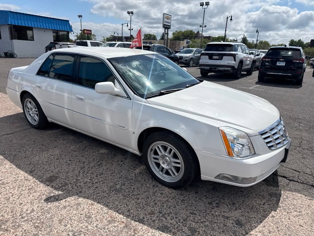 Used 2010 Cadillac DTS FWD image 6