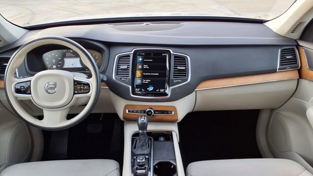 Certified 2021 Volvo XC90 T6 Momentum w/ Climate Package image 25