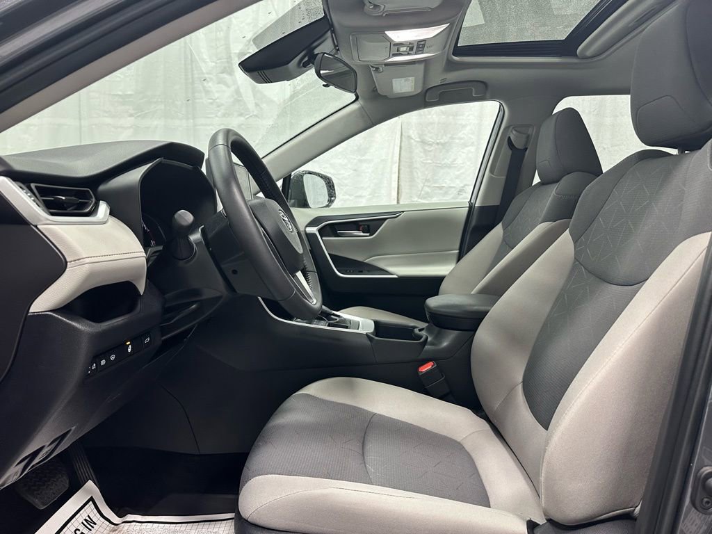 Used 2025 Toyota RAV4 XLE w/ Convenience Package image 14