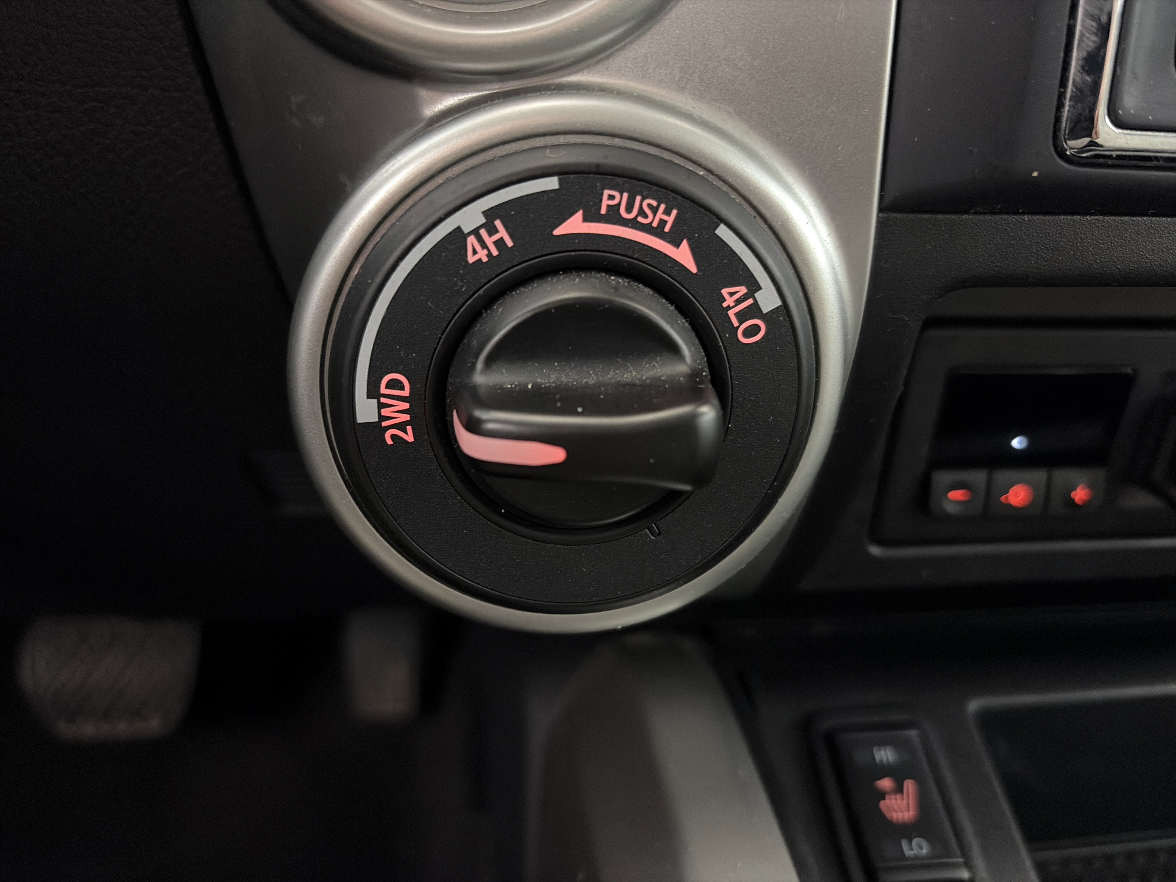 Used 2021 Nissan Titan SL w/ Moonroof Package AWD/4WD image 33