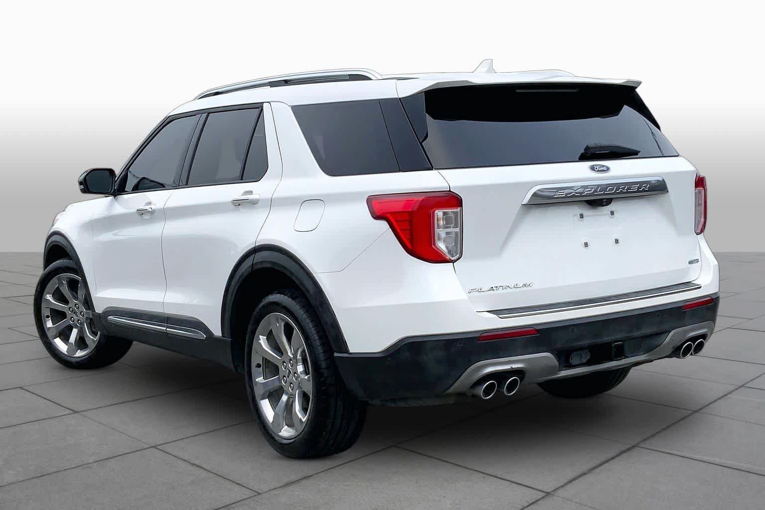 Used 2020 Ford Explorer Platinum w/ Premium Technology Package AWD/4WD image 11