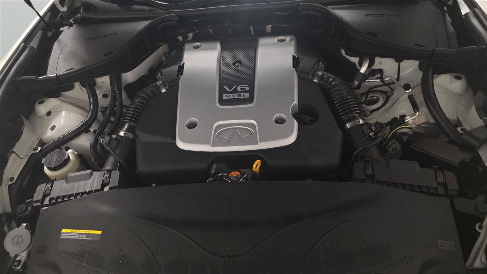 Used 2015 INFINITI Q70 3.7 w/ Technology Package RWD image 9