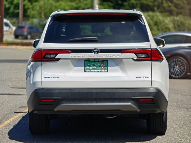 Used 2024 Toyota Grand Highlander AWD Hybrid image 8