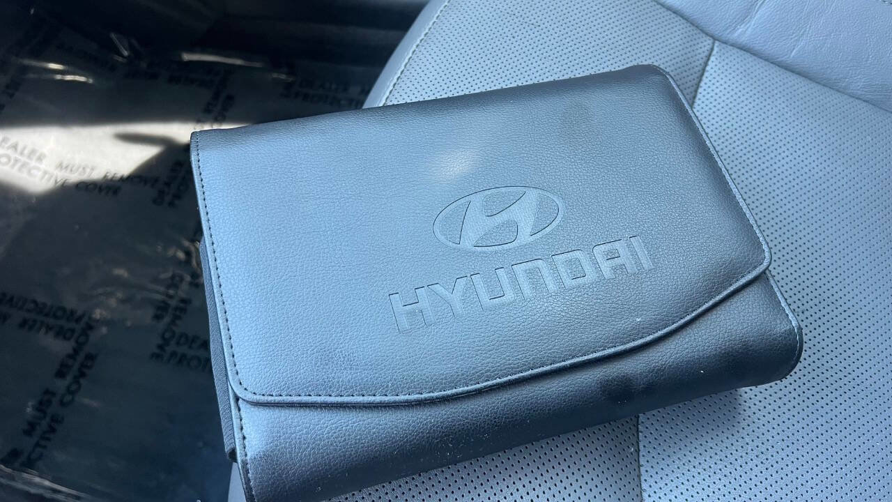 Used 2015 Hyundai Sonata Limited w/ Option Group 02 FWD image 24