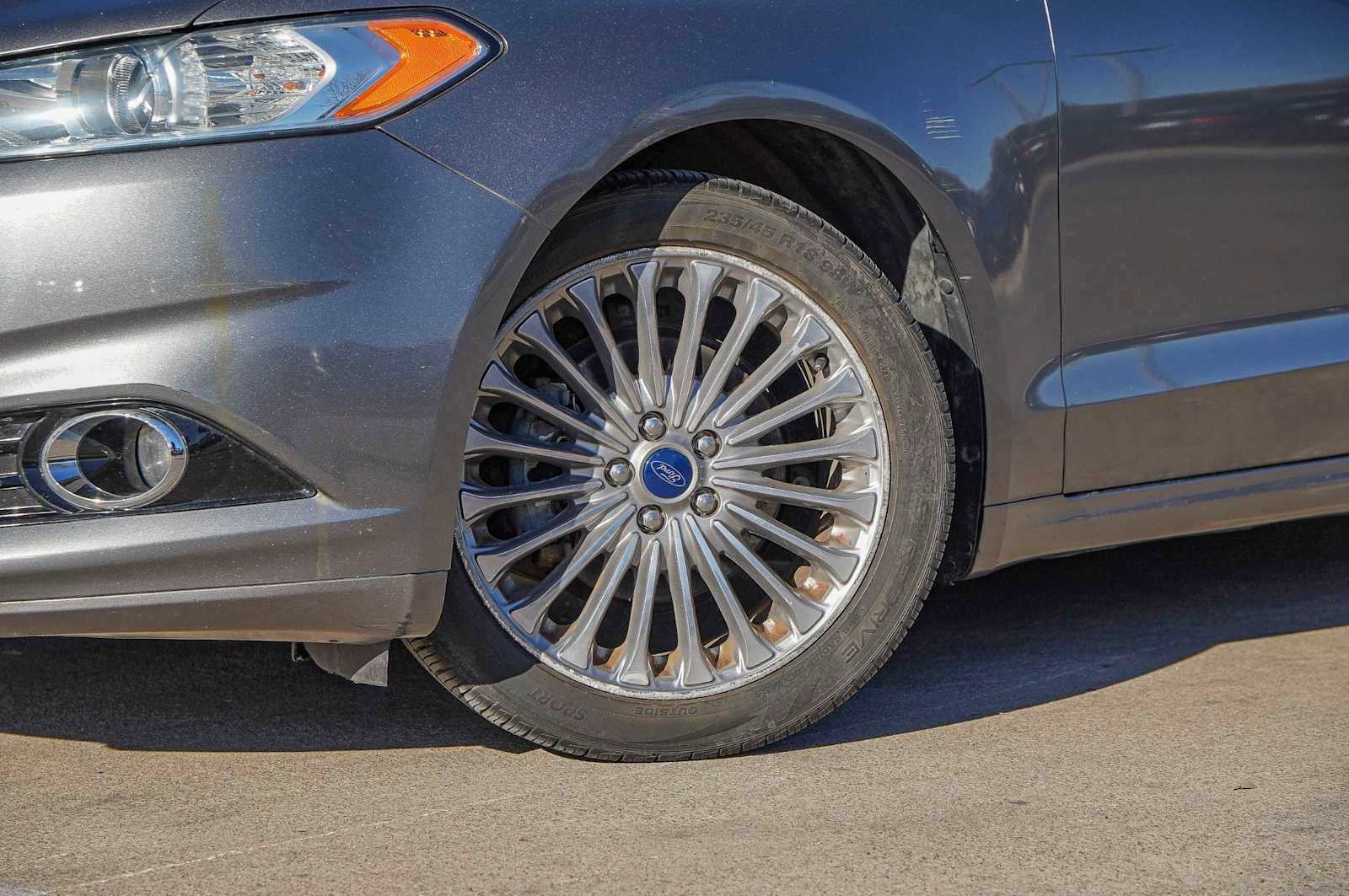 Used 2014 Ford Fusion Titanium image 2