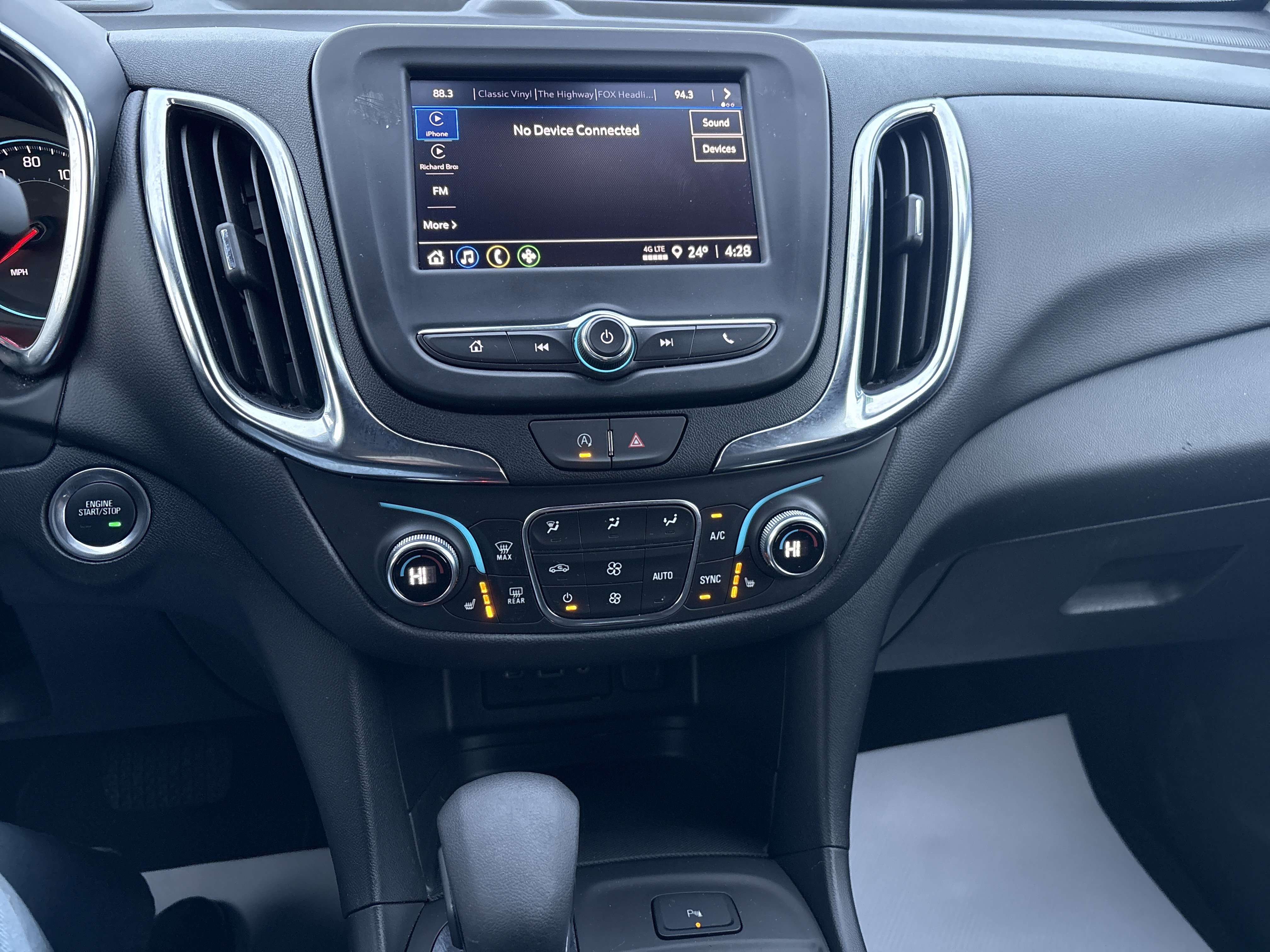 Used 2024 Chevrolet Equinox LT image 25