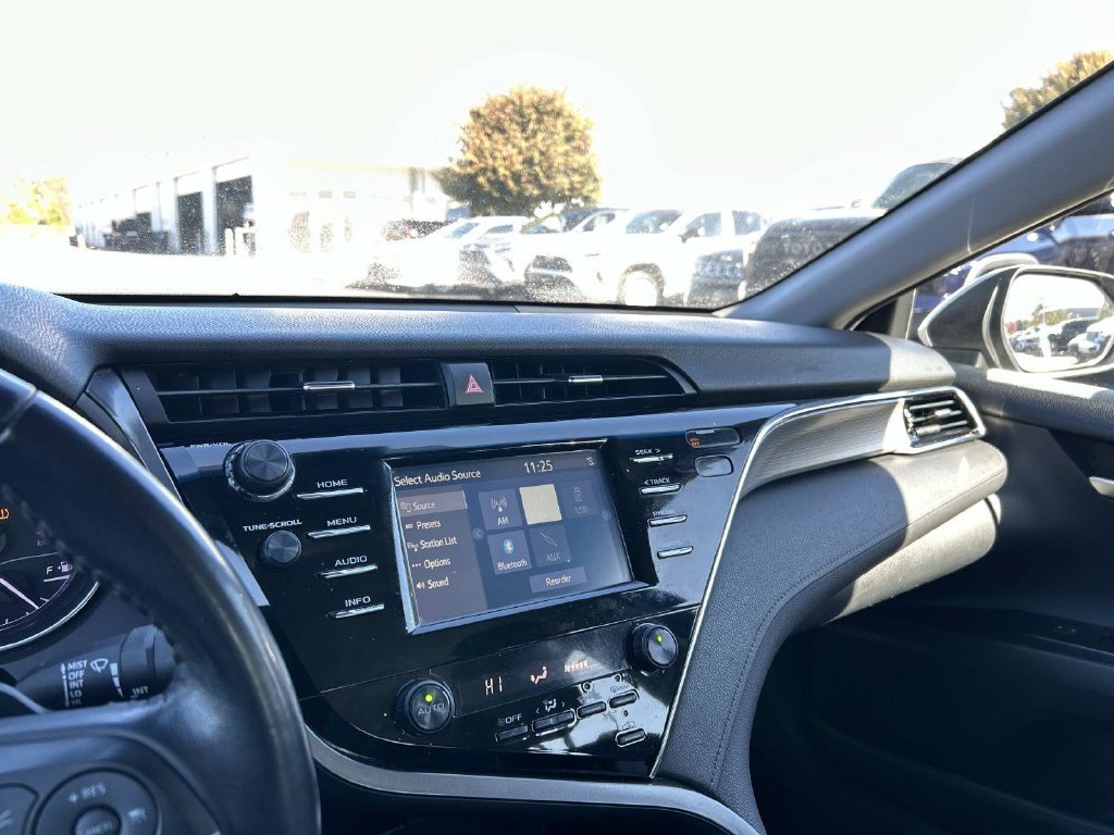 Used 2018 Toyota Camry SE FWD image 40