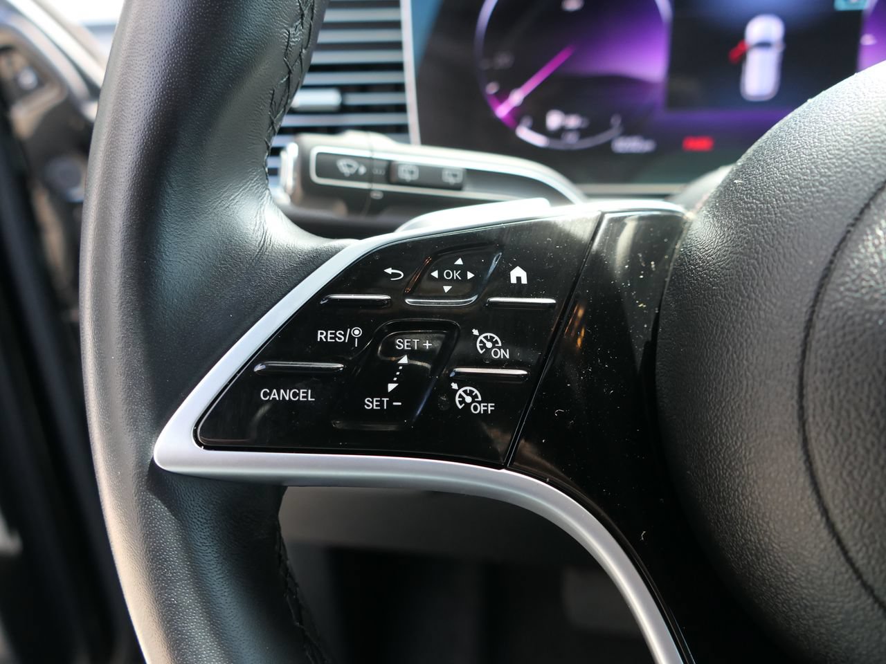 Used 2025 Mercedes-Benz GLE 450 4MATIC image 11