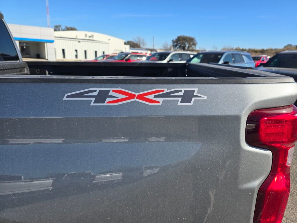 New 2026 Chevrolet Silverado 1500 Custom w/ LPO, Dark Essentials Package image 9