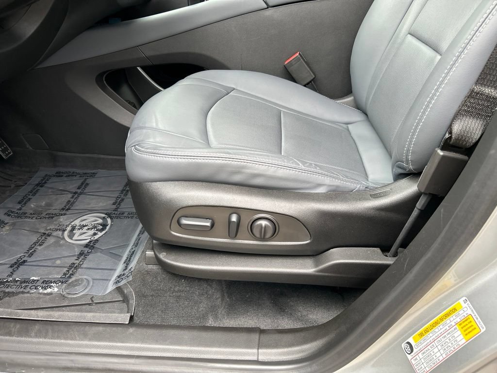 Used 2021 Buick Enclave Essence w/ Sport Touring Edition FWD image 17