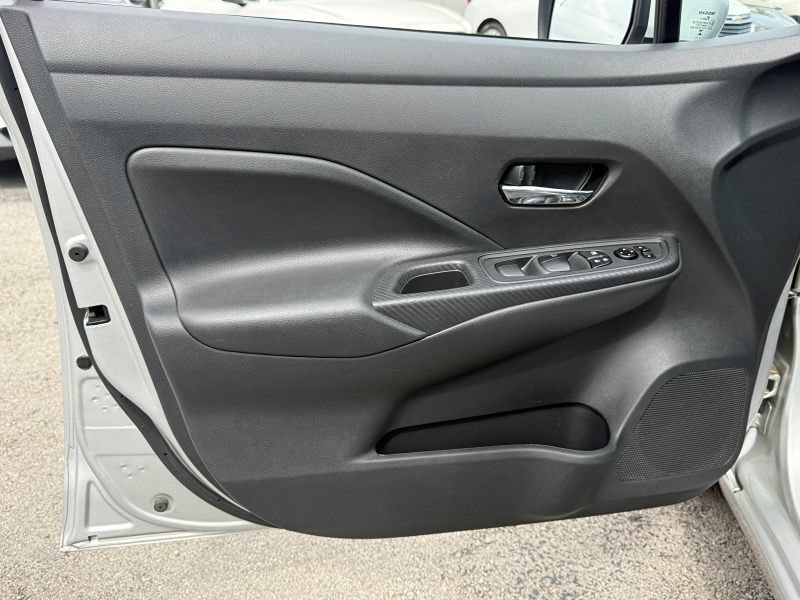 Used 2025 Nissan Versa SV FWD image 28