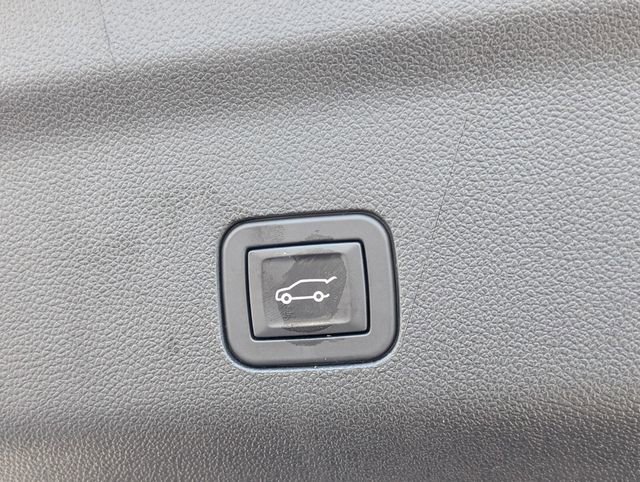 Used 2024 Chevrolet Tahoe Z71 image 17