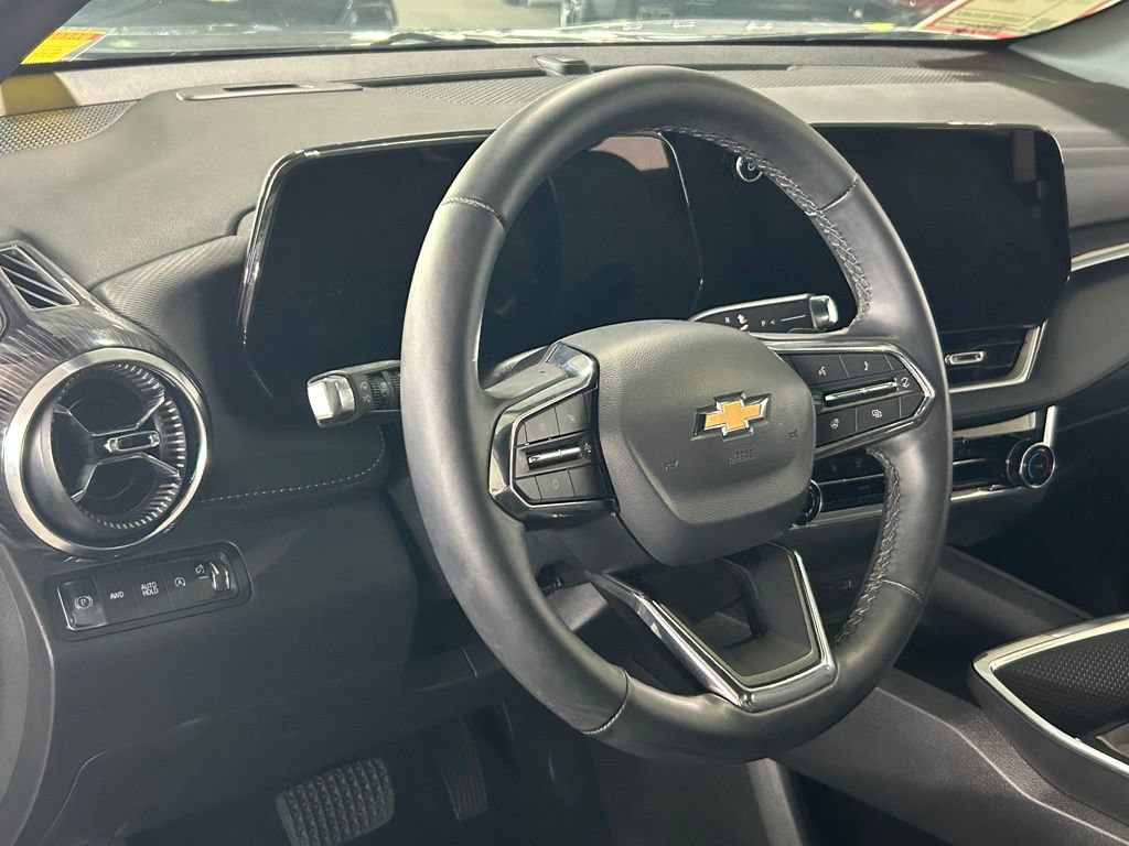Used 2025 Chevrolet Equinox LT AWD/4WD image 18