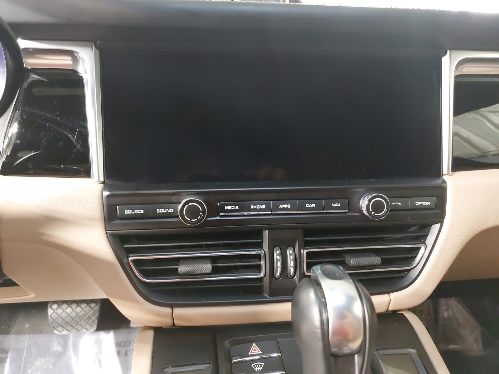 Used 2019 Porsche Macan AWD/4WD image 22