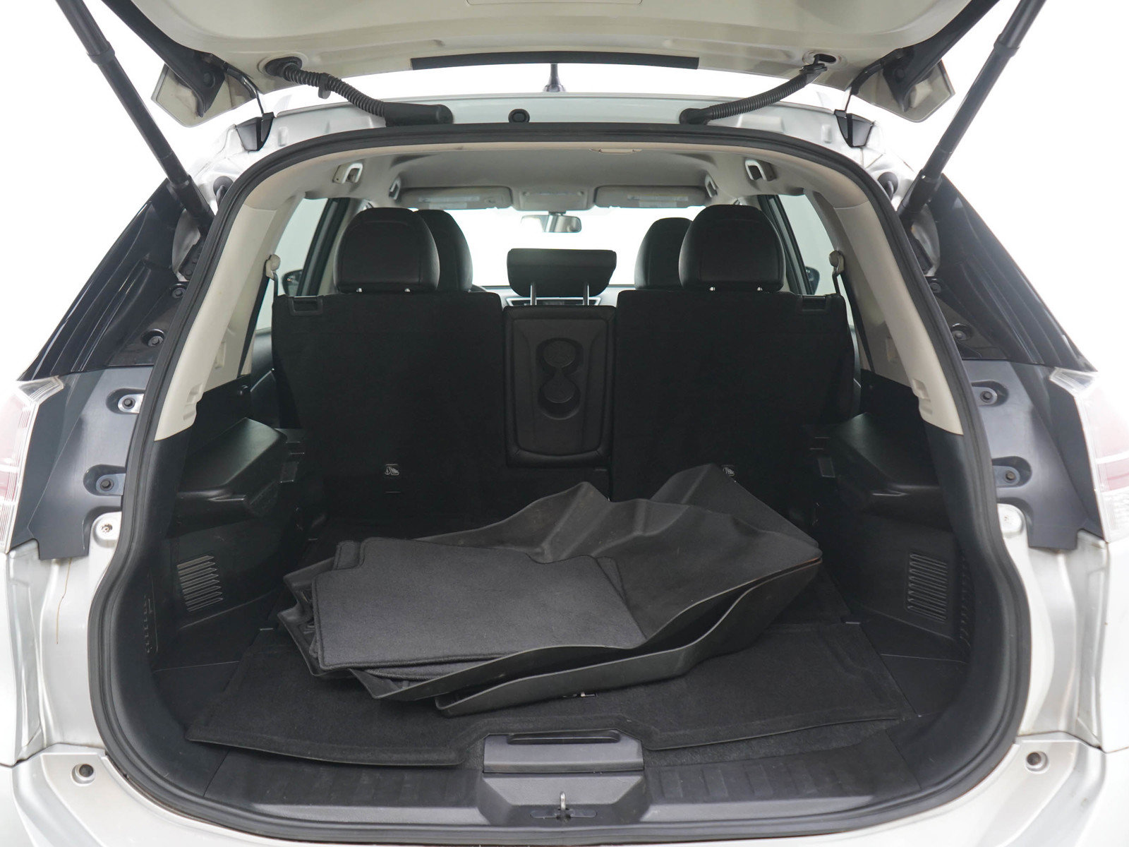 Used 2016 Nissan Rogue SL AWD/4WD image 16