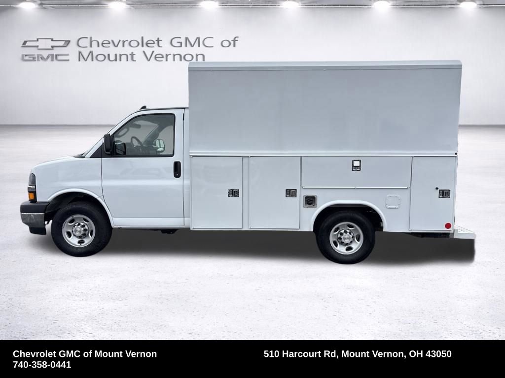 Used 2025 Chevrolet Express 3500 w/ Power Convenience Package image 2
