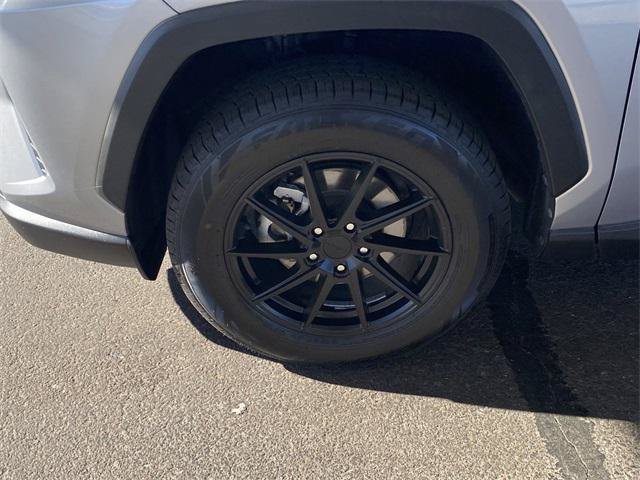 Certified 2021 Toyota RAV4 XLE w/ Convenience Package FWD image 11