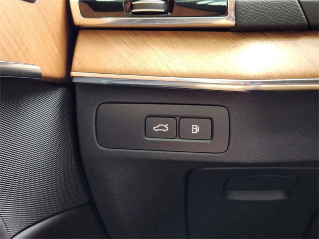 Used 2025 Volvo XC90 T8 Plus w/ Protection Package Premier image 26