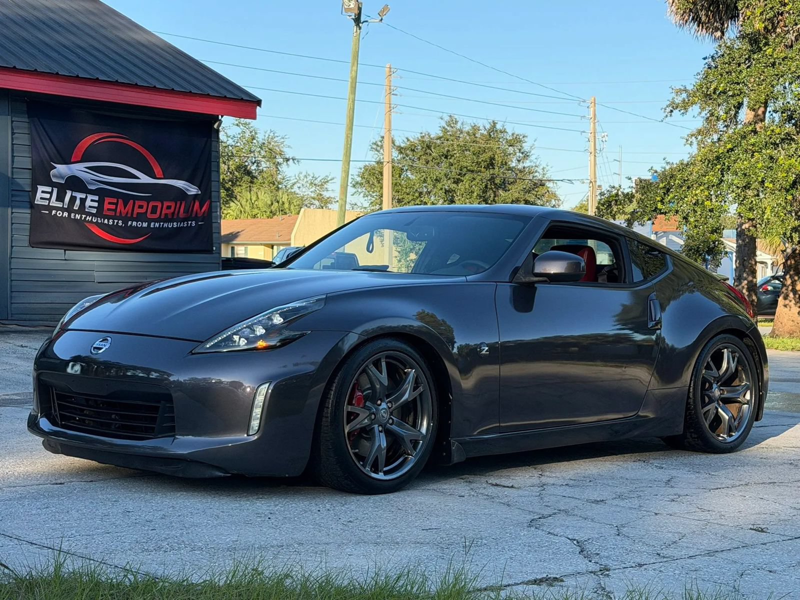 Used 2010 Nissan 370Z Touring w/ Sport Pkg RWD image 2