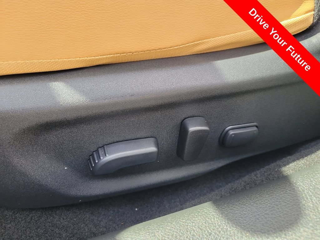 Used 2025 Nissan Sentra SV w/ SV Premium Package FWD image 21