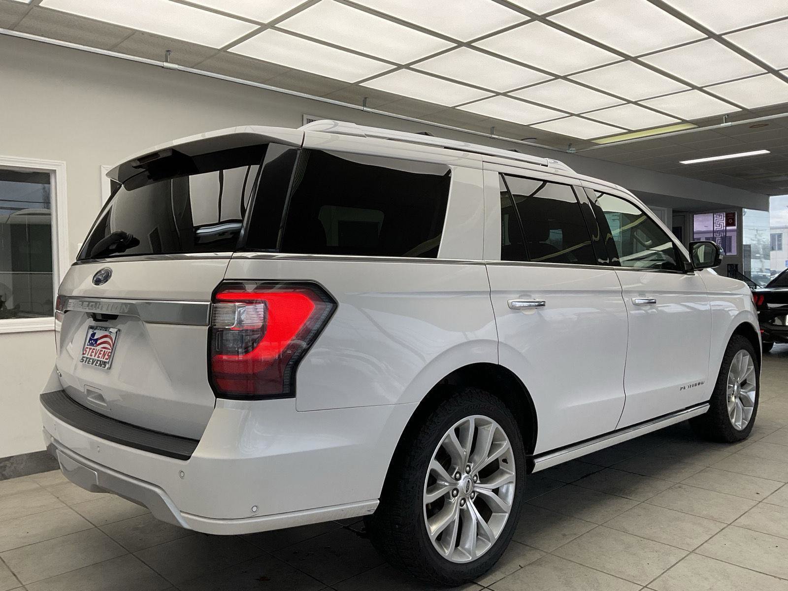 Used 2018 Ford Expedition Platinum image 5