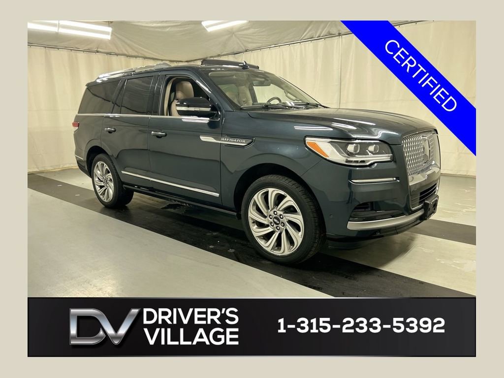 Used 2024 Lincoln Navigator Reserve image 1