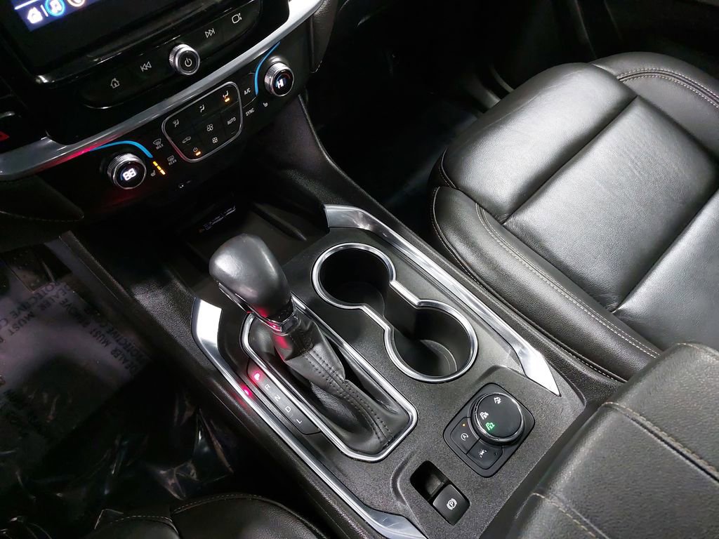 Used 2022 Chevrolet Traverse LT image 25