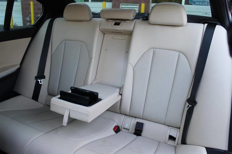 Used 2023 BMW 330i Sedan w/ Driving Assistance Package RWD image 26