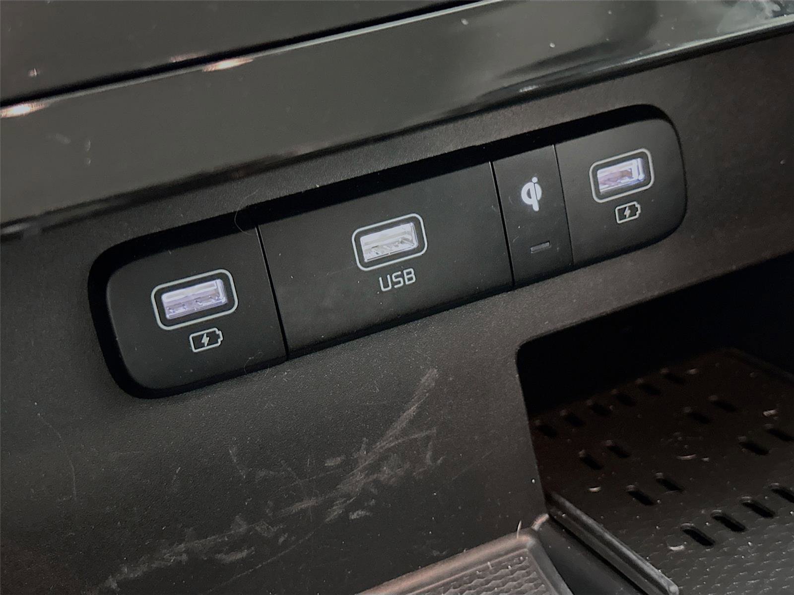 Used 2022 Kia Carnival SX image 33