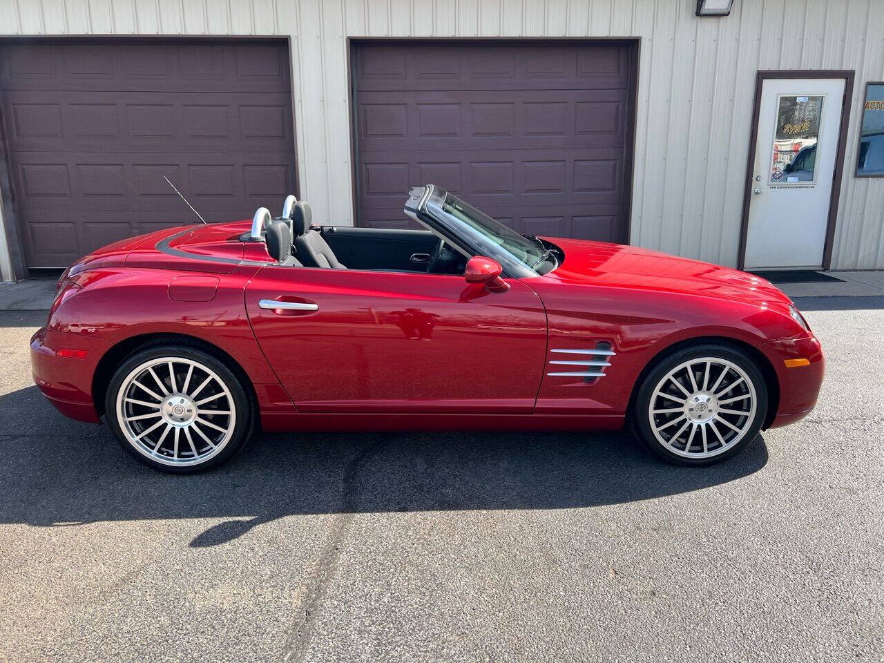 Used 2007 Chrysler Crossfire Convertible w/ Special Edition Group RWD image 77